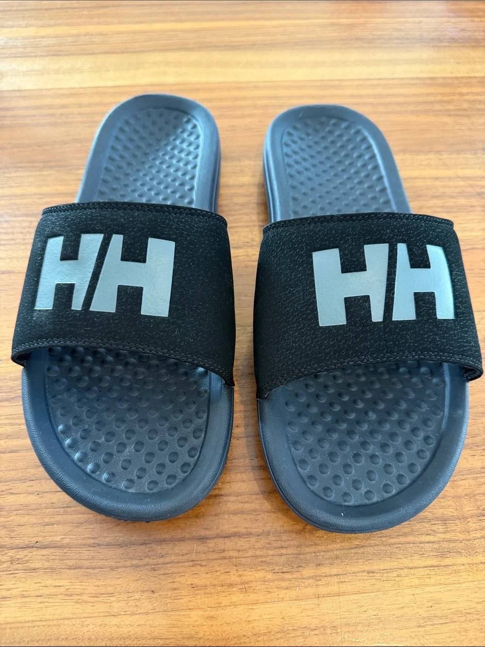 Helly Hansen Black Slide Sandals with Gray HH Logo sz 9